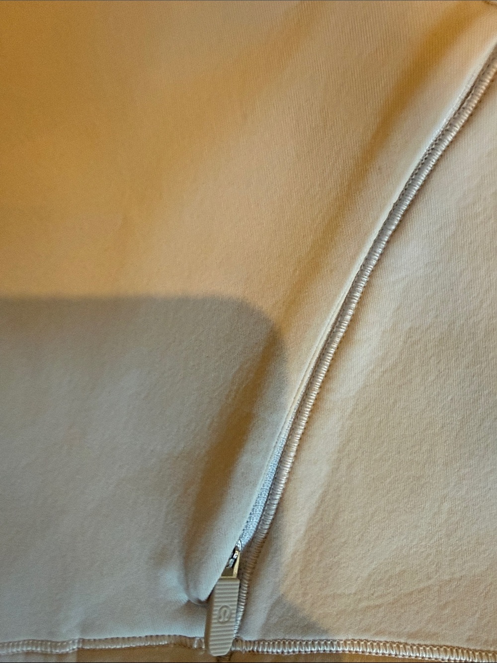 Lululemon Women's AirWrap Pullover Mock-Neck - Size 8 - Picture 4 of 7
